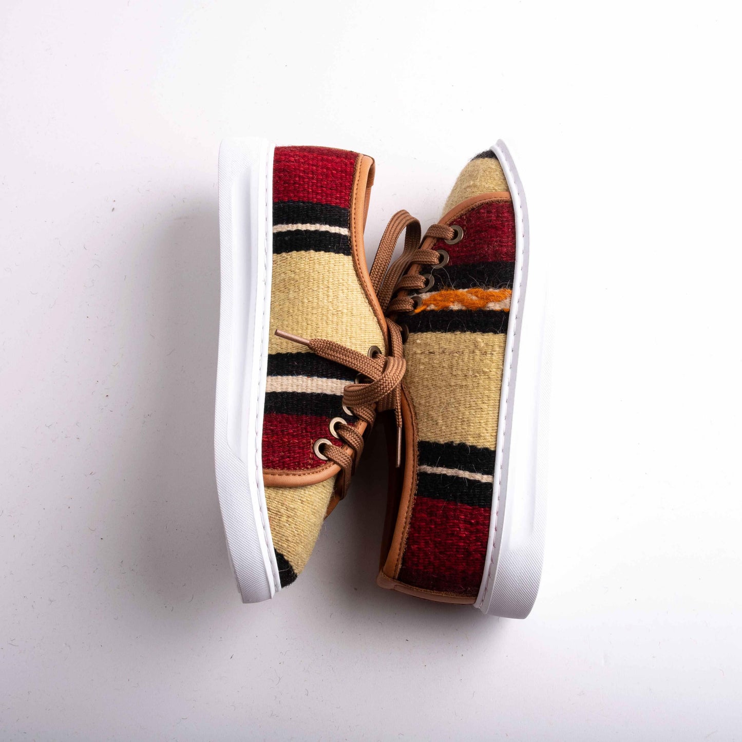 Ethnic Woman Slip-On Shoes Crafted From Handmade Kilim and Real Leather Size 6.5 - Base Width: 8.5 cm - Base Length: 25,5 cm