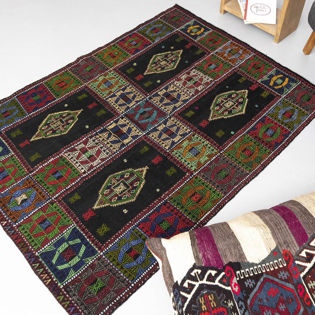 Oriental Kilim Cicim Handmade Wool On Wool 133 X 177 Cm - 4' 5'' X 5' 10'' Black C002 ER01