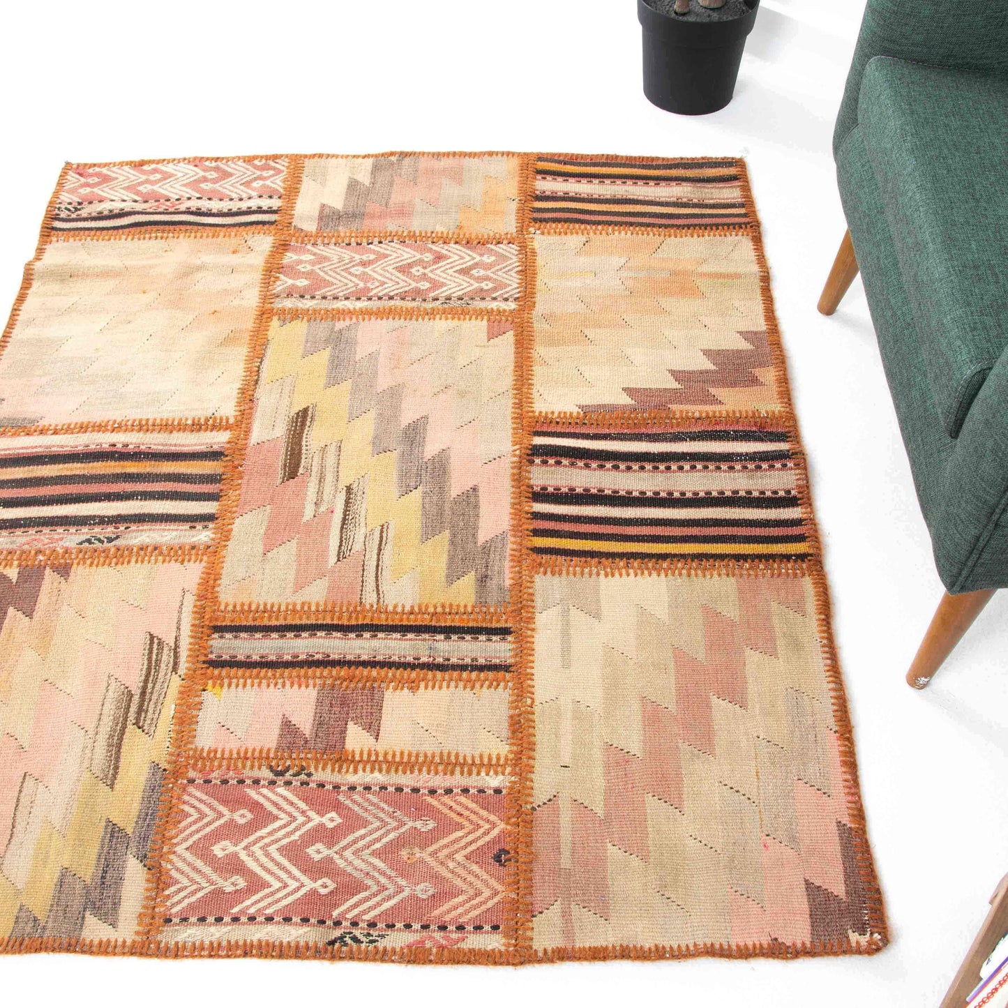 Oriental Kilim Patchwork Handmade Wool On Wool 114 x 132 Cm -3' 9'' x 4' 4'' Orange C011 ER01