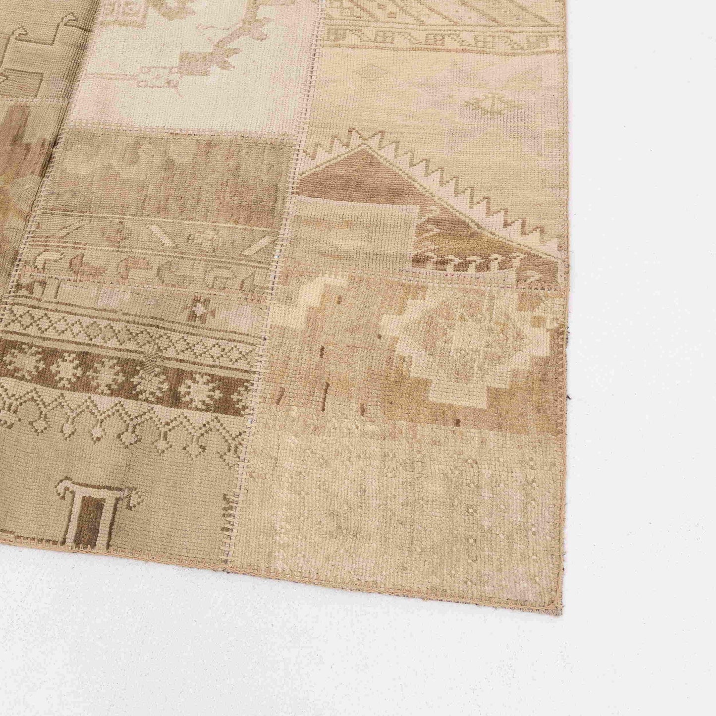 Oriental Rug Patchwork Hand Knotted Wool On Wool 170 x 246 Cm - 5' 7''x 8' 1'' Sand C007 ER12